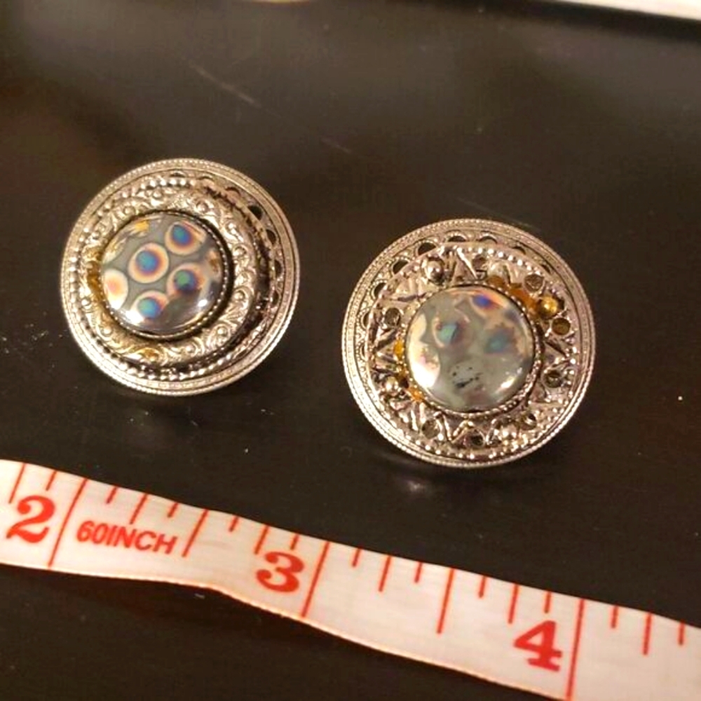 Vintage Silvertone Clip-on Earrings featuring an Abalone Inlay - Picture 5 of 5